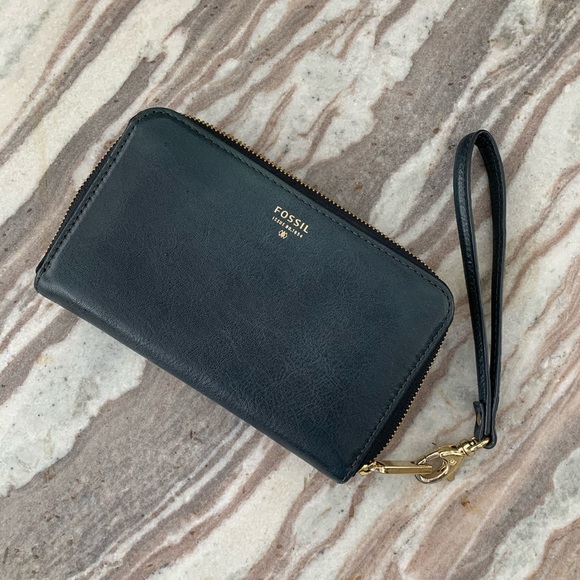 Fossil Handbags - Fossil 1954 Leather Zip Around Wristlet Wallet Fossil Handbags - Fossil 1954 Leather Zip Around Wristlet Wallet